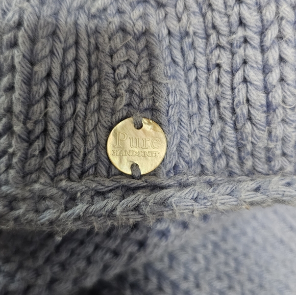 Pure handknit button up cardigan sweater. Medium - Picture 5 of 6